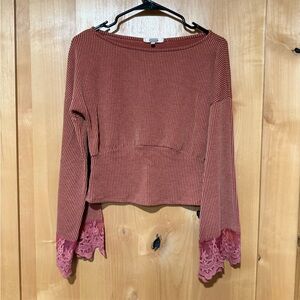 Gimmicks by BKE Rust and Pink Lace Trim Crop Top